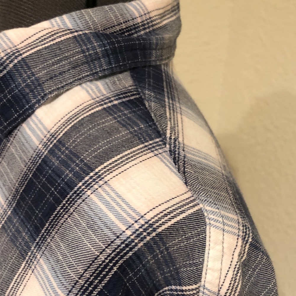 Women’s Blue and White Plaid Shirt - Picture 4 of 12
